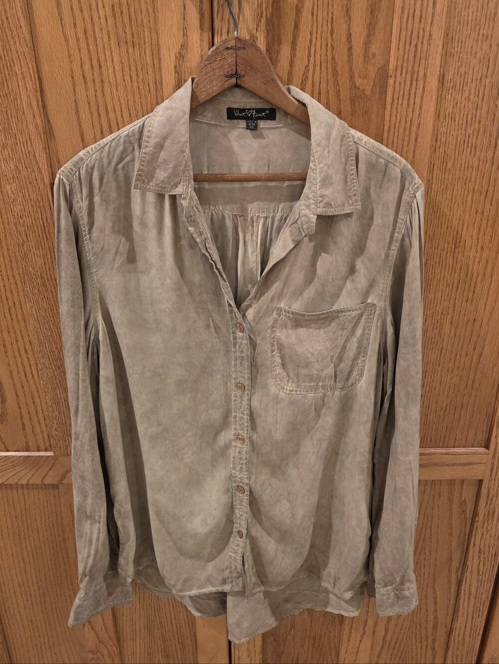 Velvet Heart Tan Button Down Shirt Size M Relaxed Soft Drapey Blouse